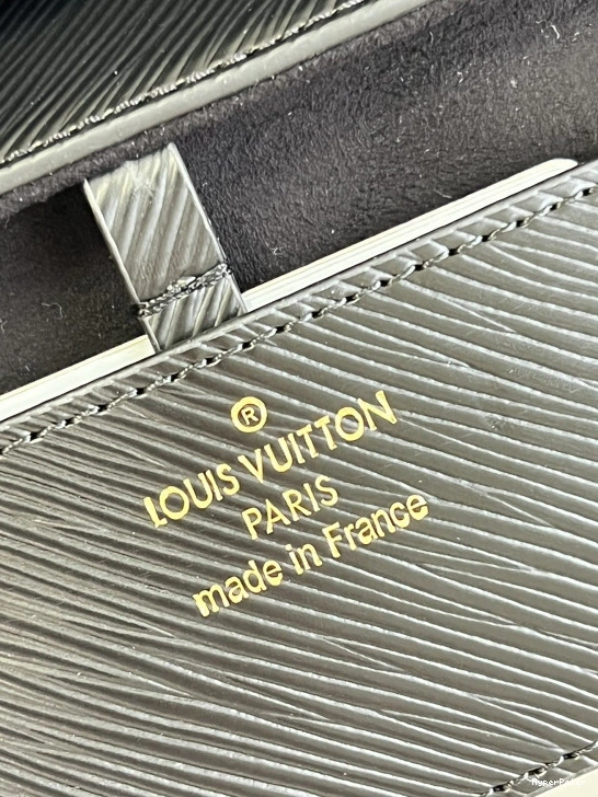 PM VUITTON TWIST LOUIS 0722